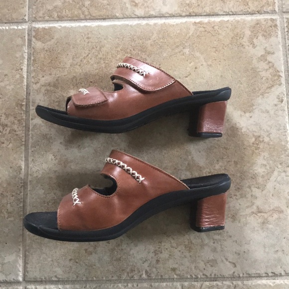 Sandals - Picture 2 of 3